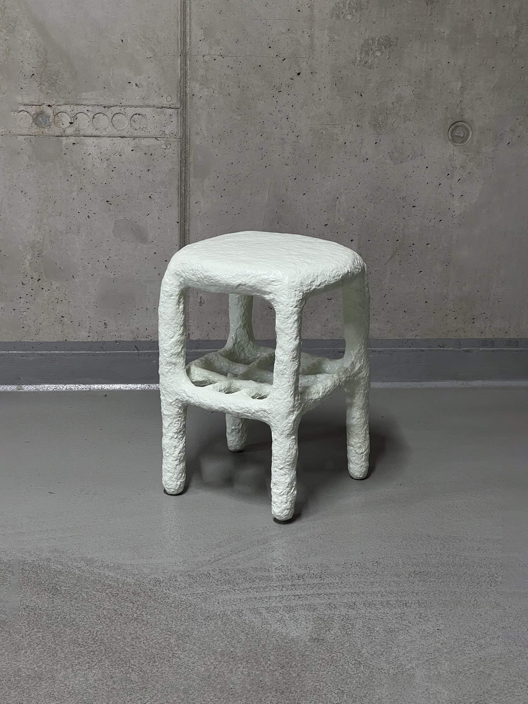 Mint papier-mache stolek / stolička