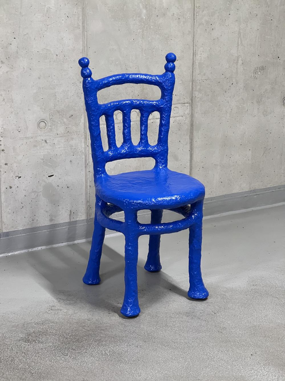 Modrá papier-mâché Thonet židle